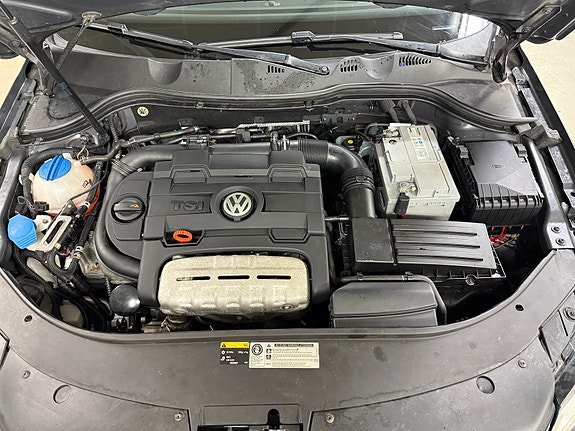 Volkswagen Passat 7 of 12