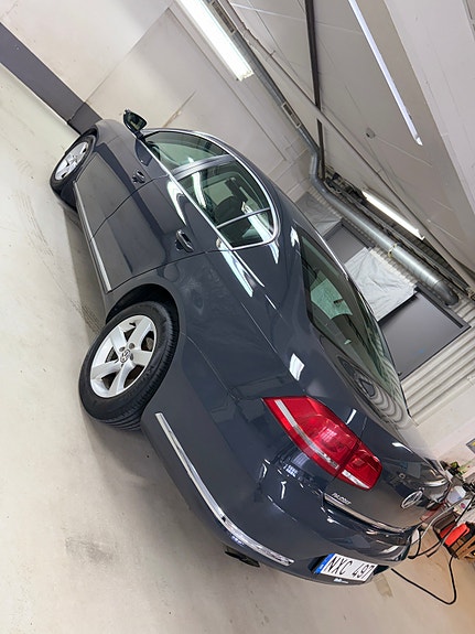 Volkswagen Passat 5 of 12