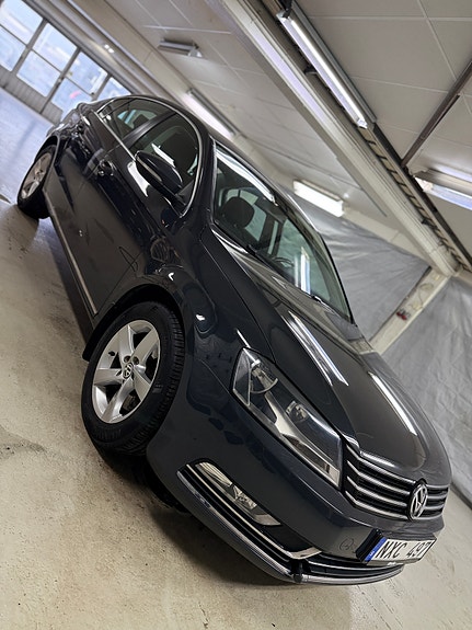 Volkswagen Passat 4 of 12