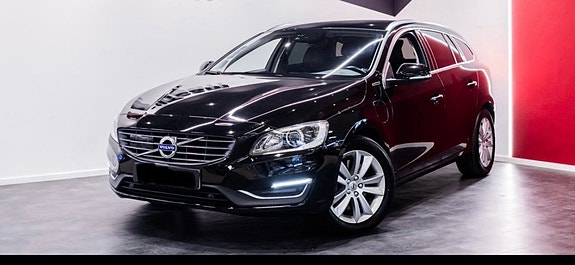 Volvo V60 2 of 15