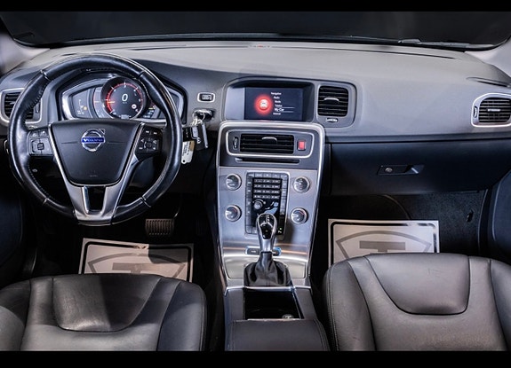 Volvo V60 6 of 15
