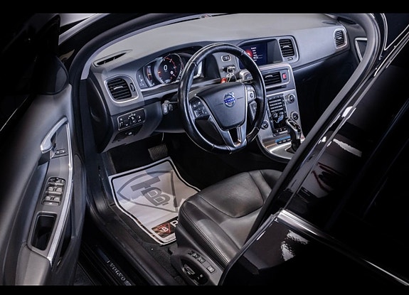 Volvo V60 9 of 15