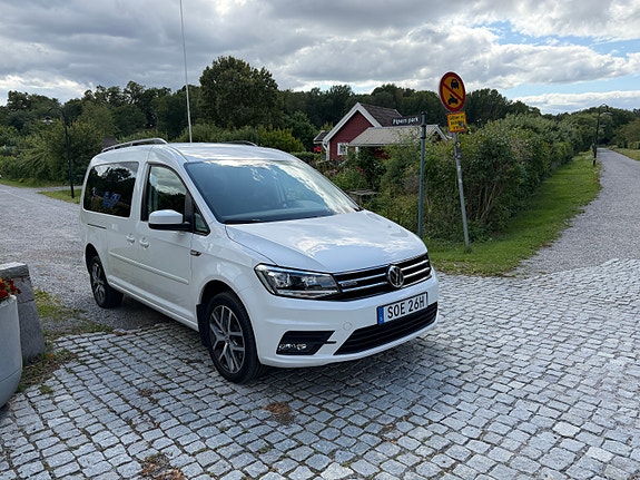 Volkswagen Caddy Maxi 2 of 13