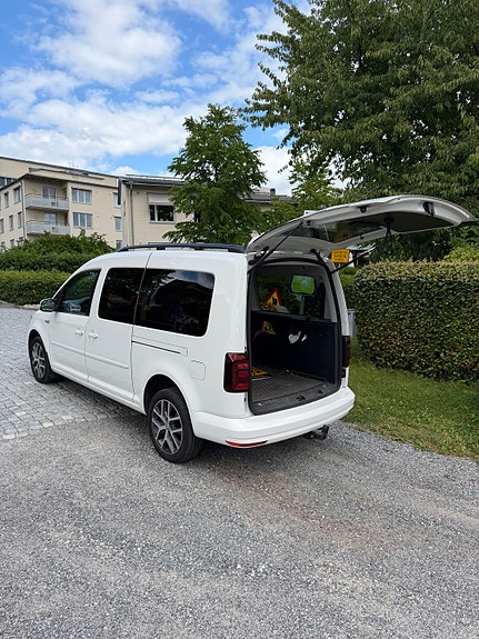 Volkswagen Caddy Maxi 4 of 13