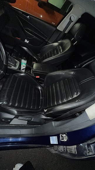Volkswagen Passat 2 of 7