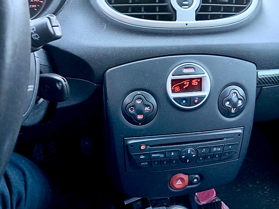 Renault Clio 6 of 7