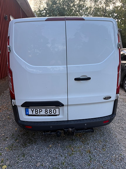 Ford Transit Custom 3 of 4