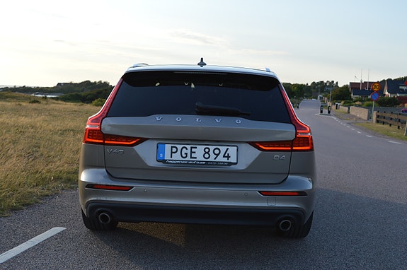 Volvo V60 7 of 11