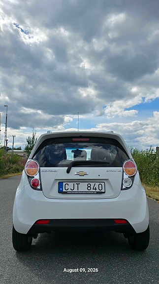 Chevrolet Spark 2 of 8