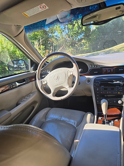 Cadillac Seville STS 13 of 19