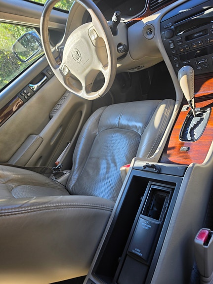 Cadillac Seville STS 12 of 19