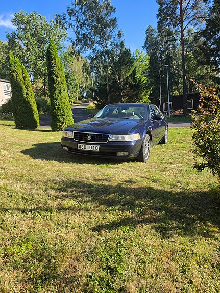 Cadillac Seville STS 2 of 19