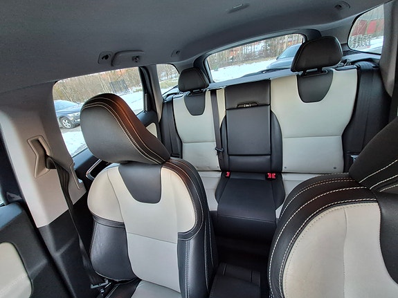 Volvo XC60 5 of 6