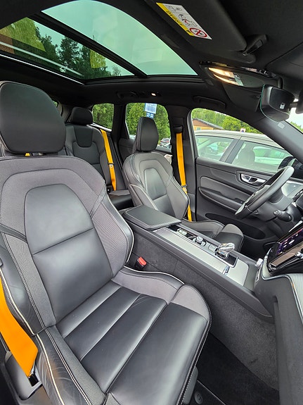 Volvo XC60 6 of 8