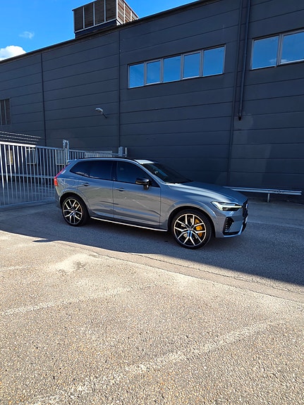Volvo XC60 3 of 8
