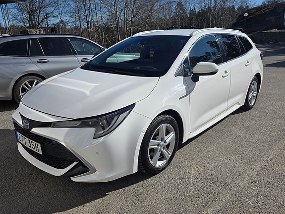 Toyota Corolla 2 of 5