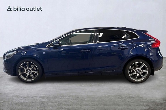 Volvo V40 2 of 27