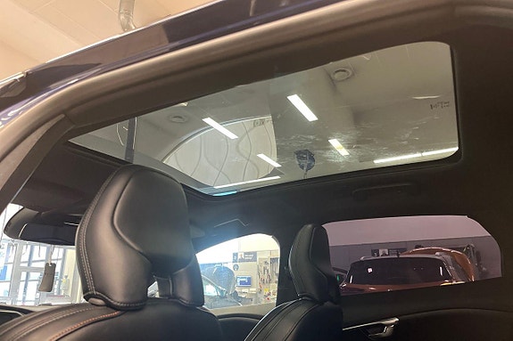 Volvo V40 11 of 27