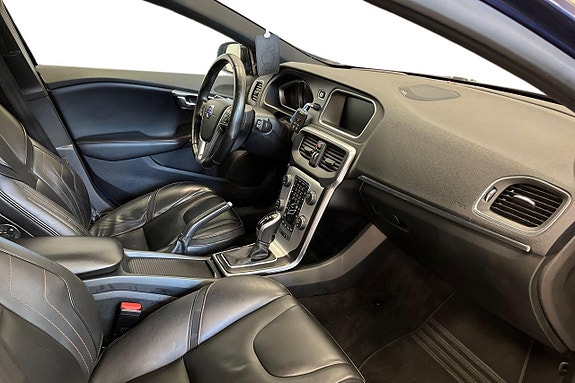 Volvo V40 15 of 27