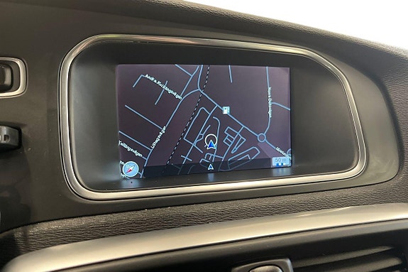 Volvo V40 17 of 27
