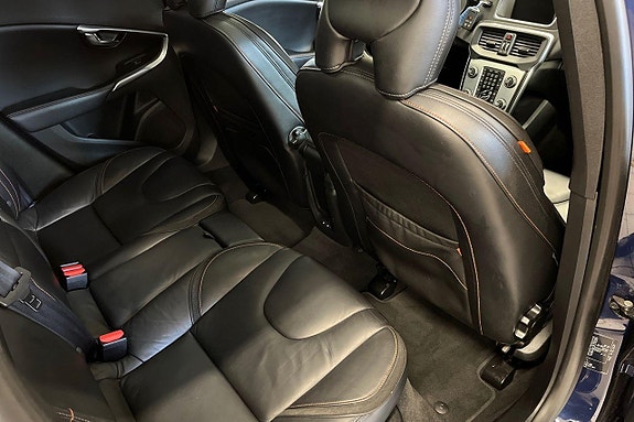 Volvo V40 19 of 27
