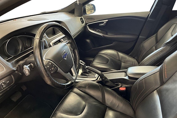 Volvo V40 12 of 27