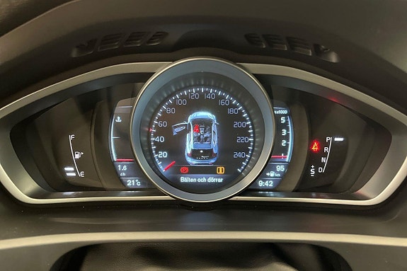 Volvo V40 16 of 27