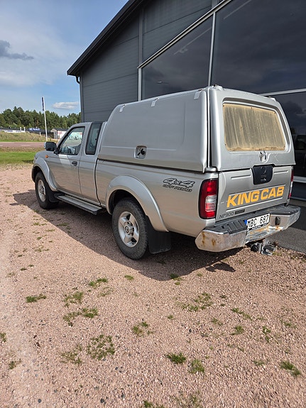 Nissan NP300 4 of 5