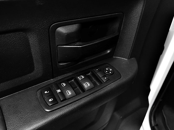 Dodge RAM 1500 18 of 30