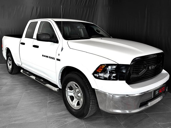 Dodge RAM 1500 2 of 30