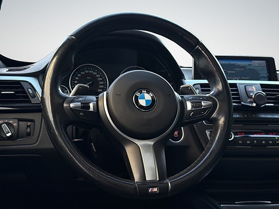 BMW 320d 25 of 30