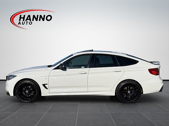 BMW 320d 2 of 30