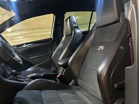 Volkswagen Golf VI 12 of 15
