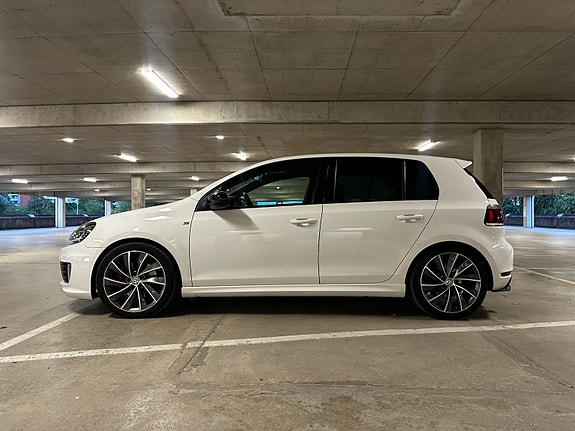 Volkswagen Golf VI 2 of 15