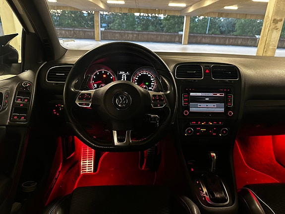 Volkswagen Golf VI 10 of 15