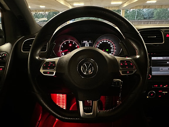 Volkswagen Golf VI 14 of 15