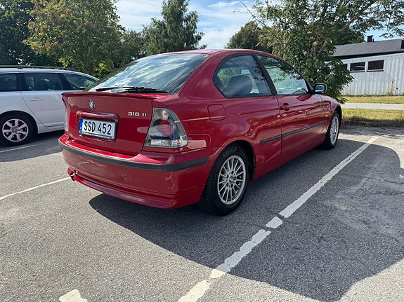 BMW 316Ti 3 of 5