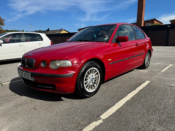 BMW 316Ti 2 of 5