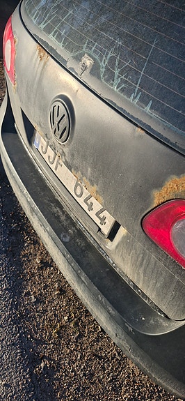 Volkswagen Passat 2 of 19