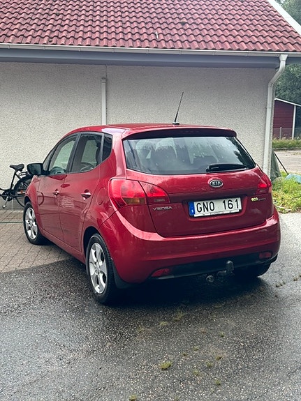 Kia Venga 2 of 11