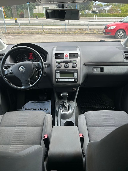 Volkswagen Touran 9 of 12