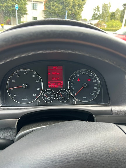 Volkswagen Touran 12 of 12