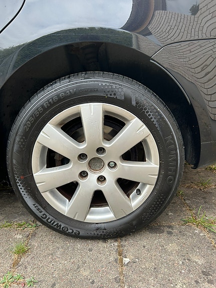 Volkswagen Touran 6 of 12