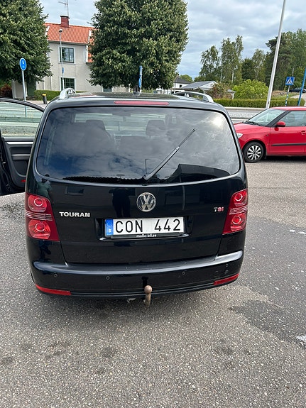Volkswagen Touran 5 of 12
