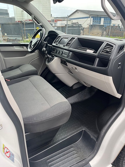 Volkswagen Transporter 8 of 14