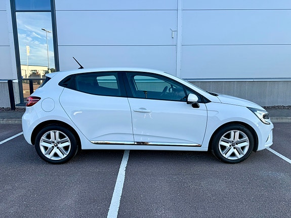Renault Clio 8 of 9