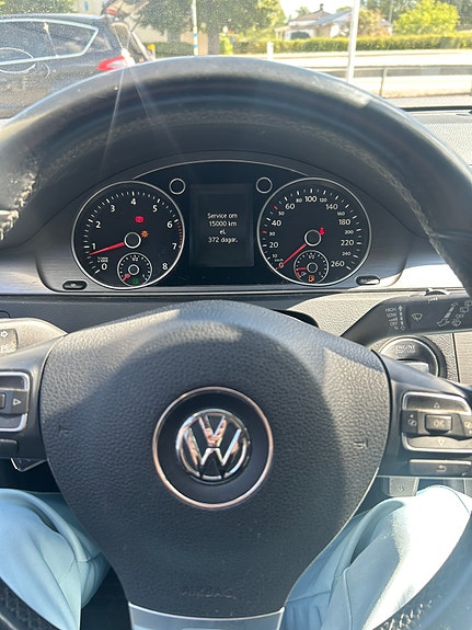 Volkswagen Passat 9 of 9