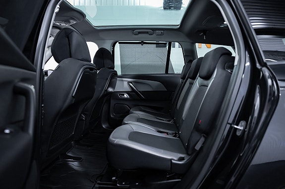 Citroen Grand C4 Picasso 23 of 28
