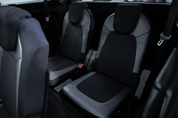 Citroen Grand C4 Picasso 25 of 28