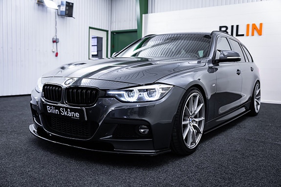 BMW 330i 5 of 27